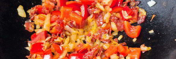 паэлья с морепродуктами и чоризо