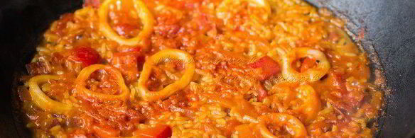 паэлья с морепродуктами и чоризо