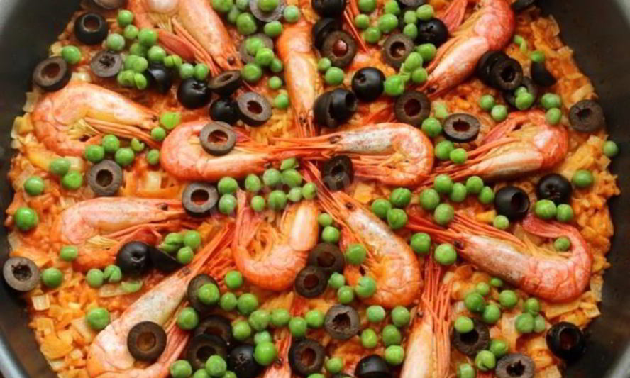 Рецепт паэльи с помидорами луком креветками