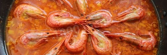 паэлья с помидорами луком креветками