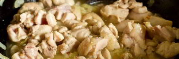 плов из курицы с нутом и изюмом