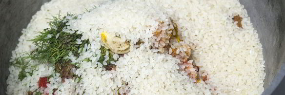 плов с говядиной и помидорами