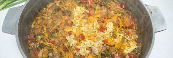 плов с говядиной и помидорами