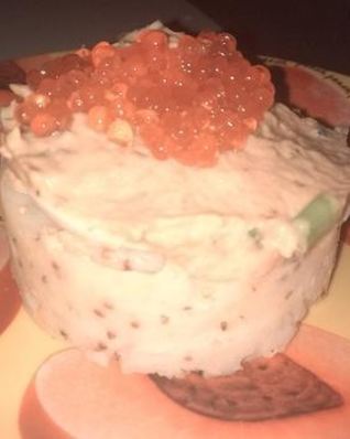 Праздничное картофельное пюре с красной икрой