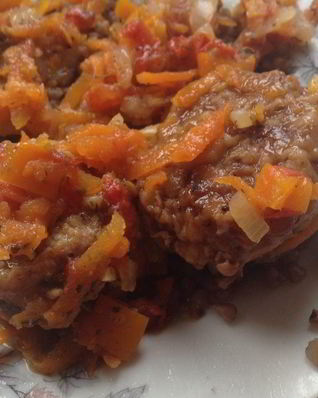 Фрикадельки с овощным рагу