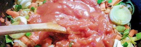 говяжье рагу в томатно-сливочном соусе