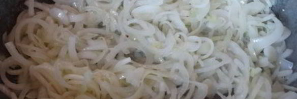 грибное рагу с кабачками в сметанном соусе