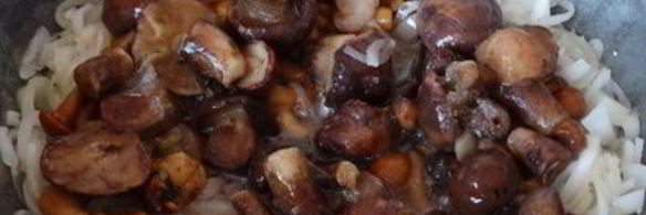 грибное рагу с кабачками в сметанном соусе