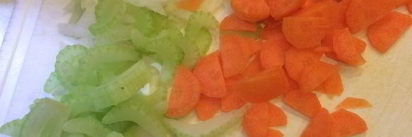 картофель, запеченный в фольге с мясным рагу