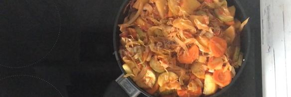 овощное рагу с кабачками, картошкой и капустой