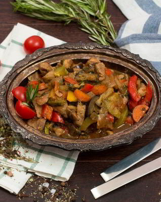 Овощное рагу со свининой