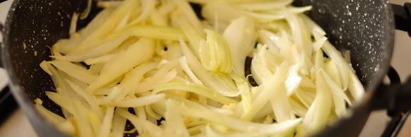 рагу из свинины с черносливом и портвейном в мультиварке