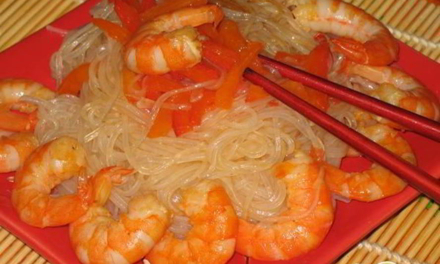 Рецепт рисовой лапши с овощами и креветками