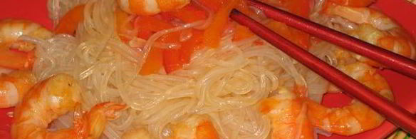 рисовая лапша с овощами и креветками
