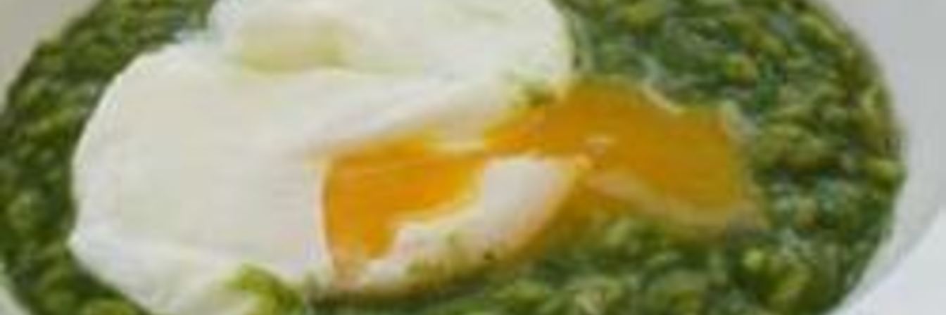 Ризотто с крапивой и яйцом Пашот