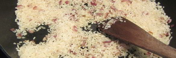 ризотто с креветками и ароматными травами