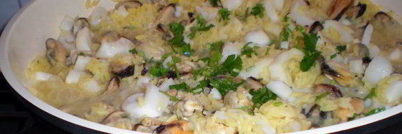 желтое ризотто с морепродуктами