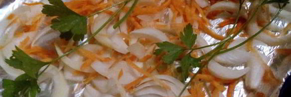 горчичная скумбрия на овощной подушке