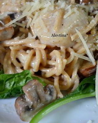 Гребешки с грибами и шпинатом