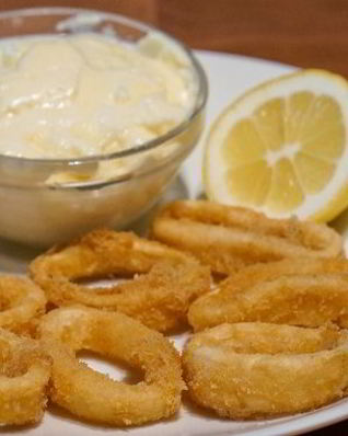 Кальмары в кляре на сковороде