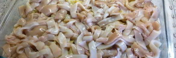 кальмары, запеченные с картофелем под сырной корочкой