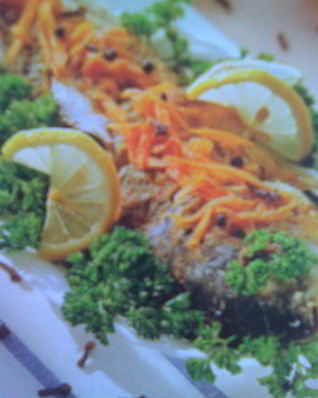 Карп с жареными овощами