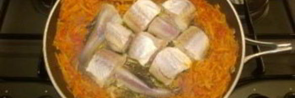 минтай с морковью