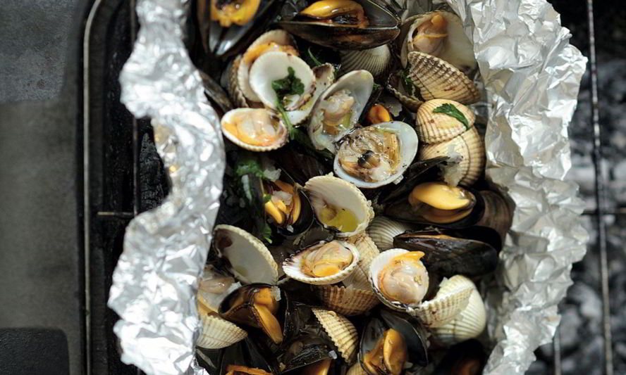Рецепт моллюсков с шафраном, запеченные в фольге
