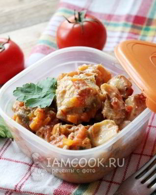 Морской окунь в томатно-сметанном соусе