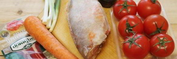 морской окунь в томатно-сметанном соусе