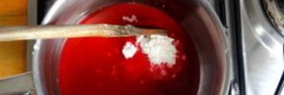 рыба под соусом на сковороде