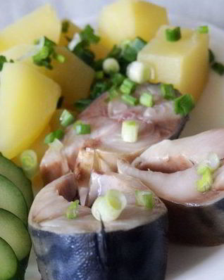 Скумбрия соленая в рассоле