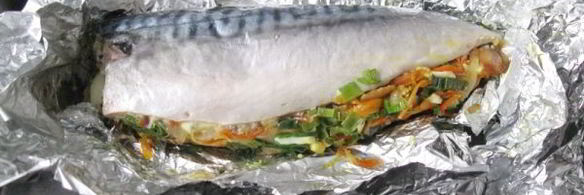 скумбрия запеченная с овощами в фольге