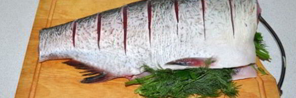 толстолобик целиком в духовке