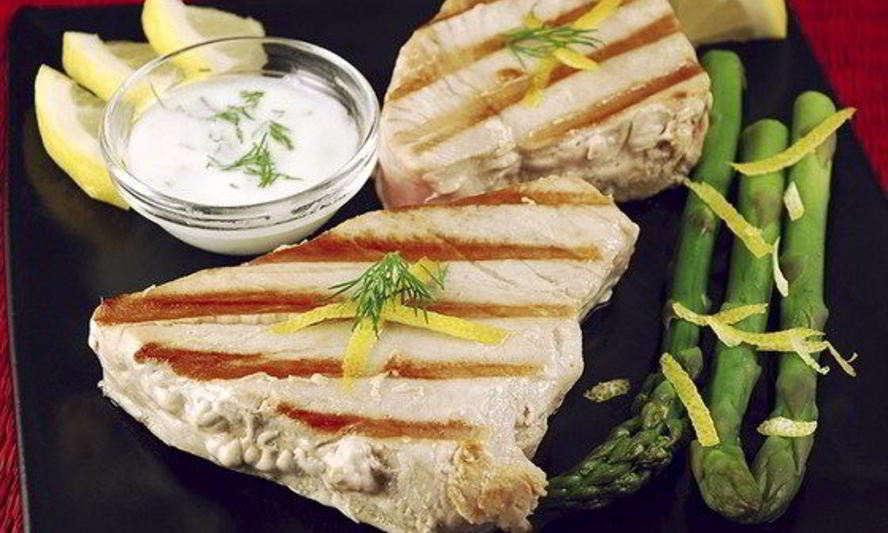 Рецепт тунца на гриле с травяным айоли