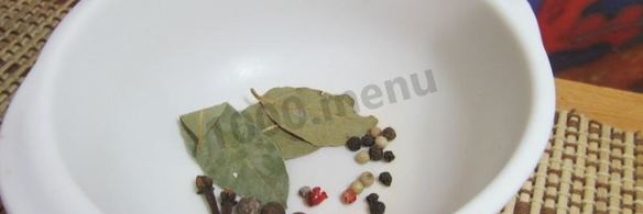 тушеный минтай с луком и морковью