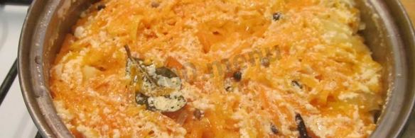 тушеный минтай с луком и морковью