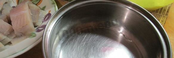 тушеный минтай с луком и морковью