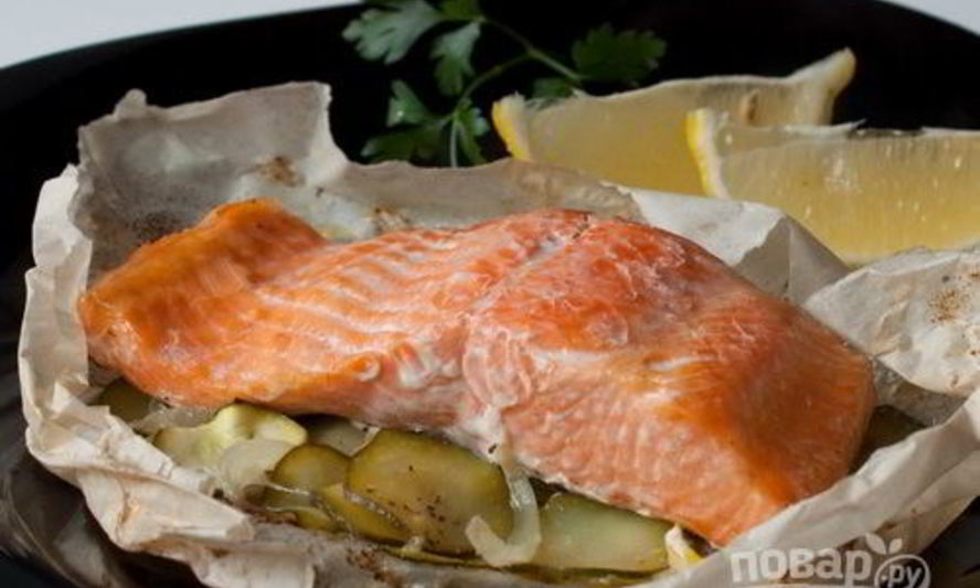 Рецепт запеченной семги с цуккини и луком