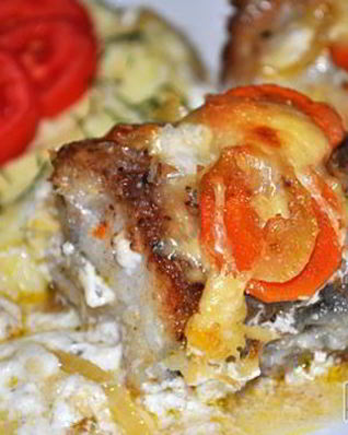 Запеченный минтай с чесноком