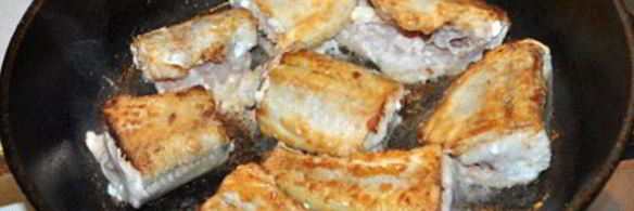 запеченный минтай с чесноком