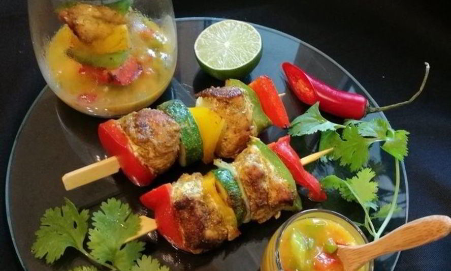 Рецепт куриного шашлычка по-карибски с манговой сальсой