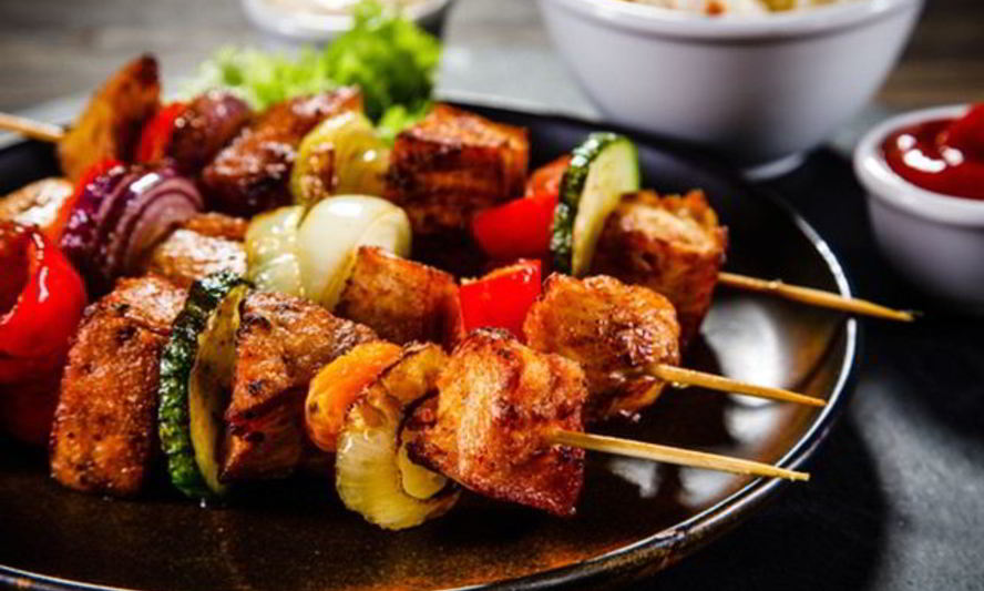 Рецепт куриного шашлыка с болгарским перцем и цукини