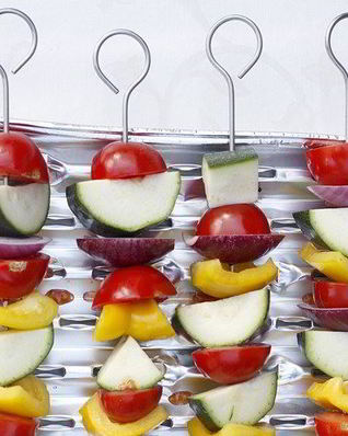 Овощные шашлыки с чесноком и базиликом