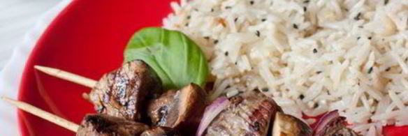 шашлычки из говядины с грибами и луком