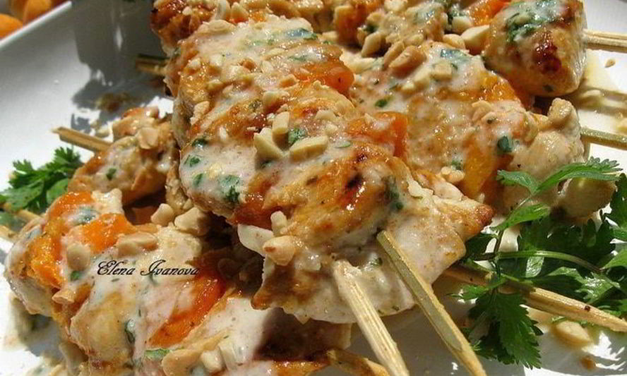Рецепт шашлычков из курицы с абрикосами в арахисово-кокосовом маринаде