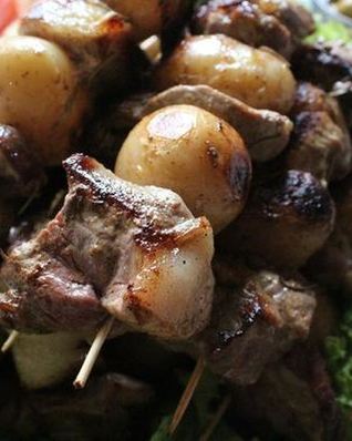 Шашлычки из свинины и молодого картофеля