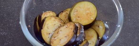 шашлык из баклажана в кляре с сыром