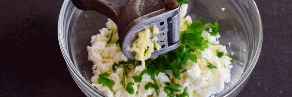 шашлык из баклажана в кляре с сыром