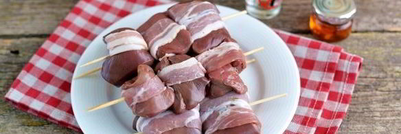 шашлык из индюшиной печени в беконе на сковороде-гриль